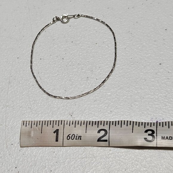 Elegant Silver Tone Delicate Chain Bracelet Classic Minimalist Fashion Jewelry - Picture 3 of 3